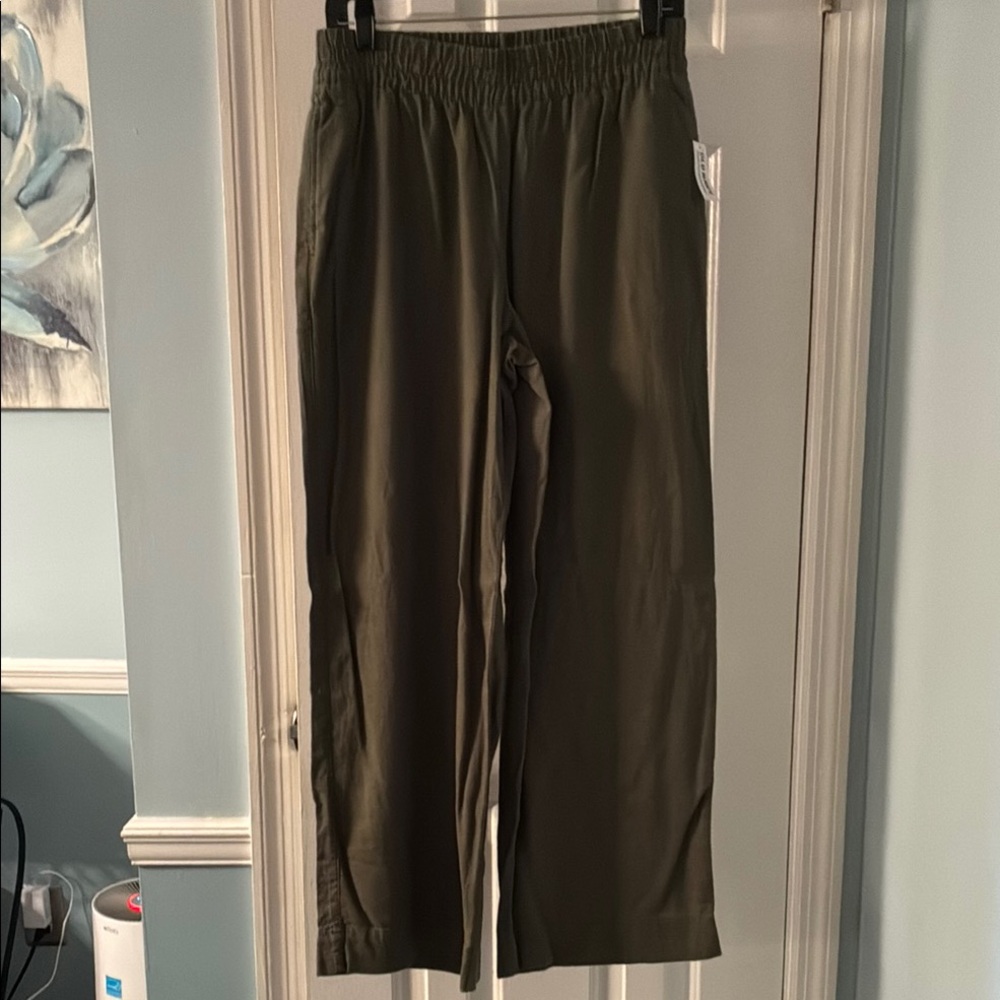 Women’s old navy  Olive Green Pants linen look